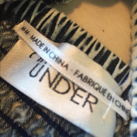 Acid wash crop top. - Picture 5 of 7